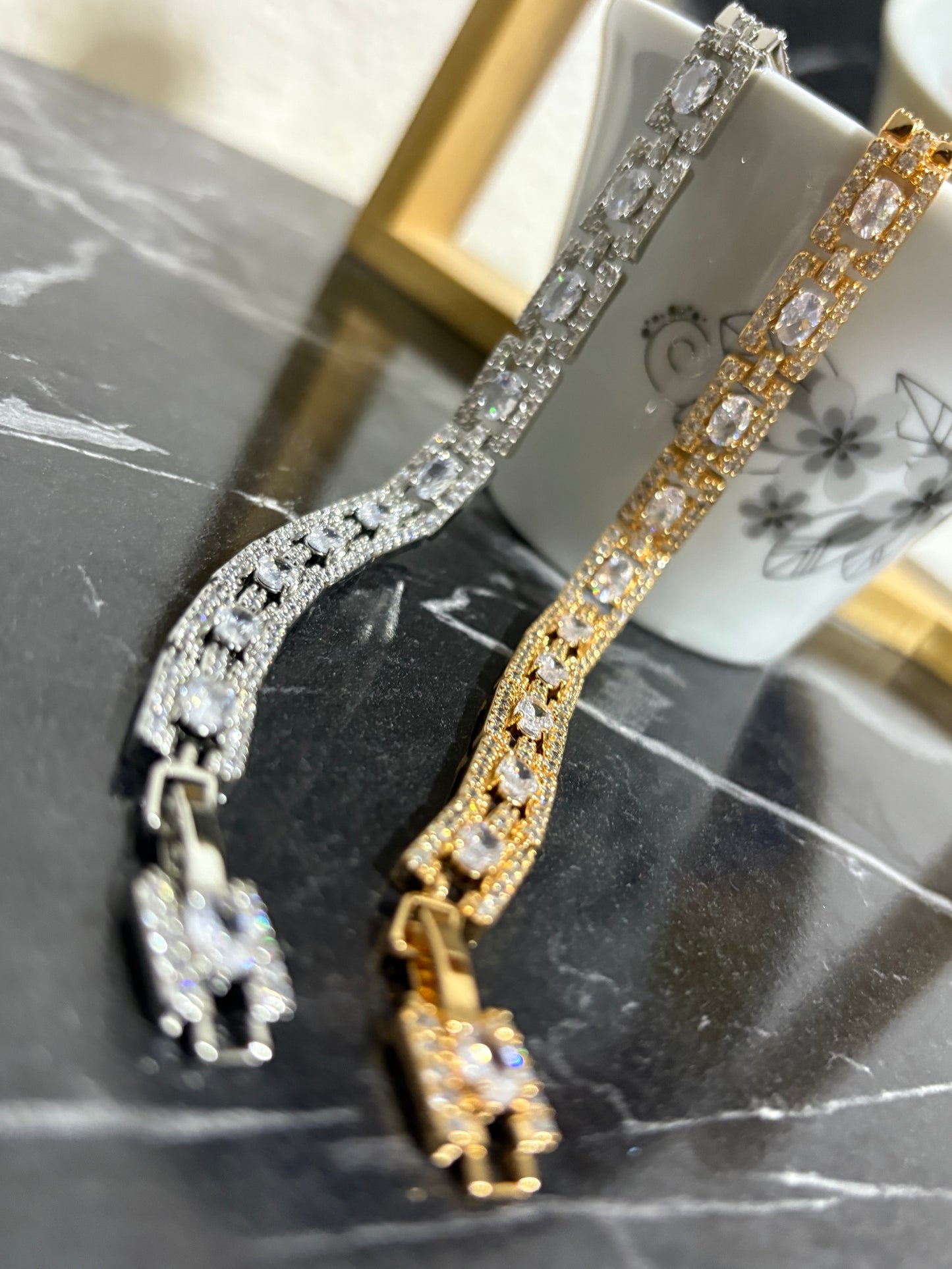 Taş su yolu çelik bileklik