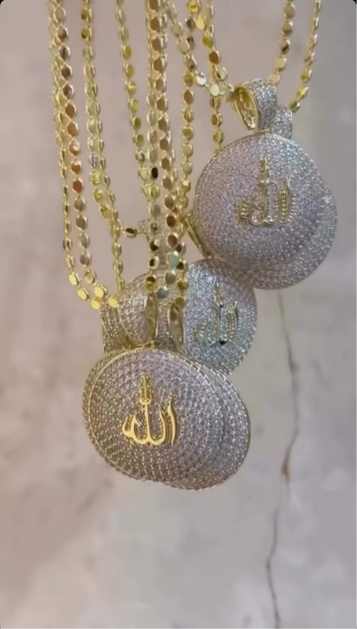 ALLAH yazılı kolye