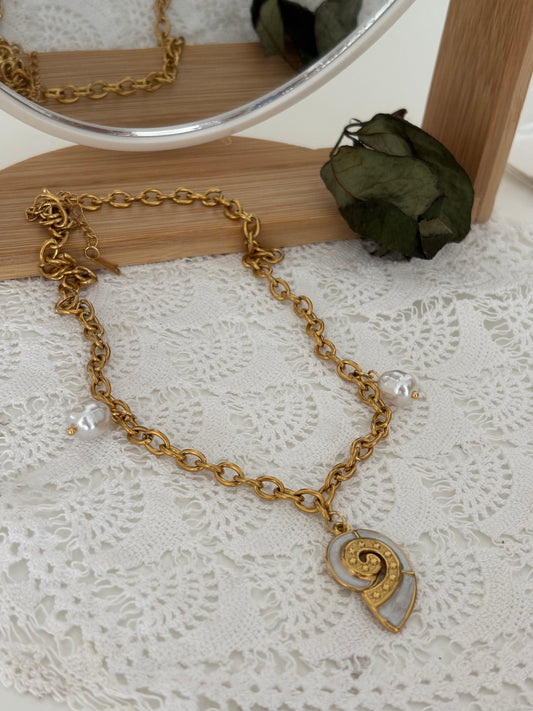 İnci detay gold kolye